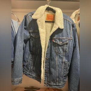 NWOT Mens levi’s denim jacket